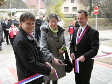 13.11.2009 Odovzdávanie obecných bytov 13.11.2009 Odovzdávanie obecných bytov