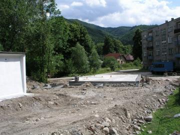 09 08-06-29 Obecné bytovky - zalievanie platne 09 08-06-29 Obecné bytovky - zalievanie platne